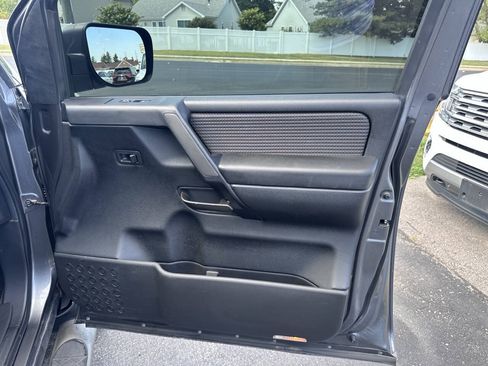 Used 2014 Nissan Titan SV w/ SV Value Truck Package AWD/4WD image 11