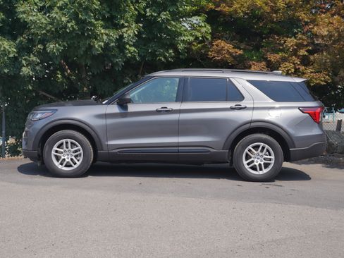 Used 2026 Ford Explorer Active AWD/4WD image 17