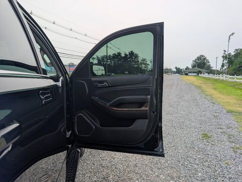 Used 2019 Chevrolet Tahoe LS AWD/4WD image 14
