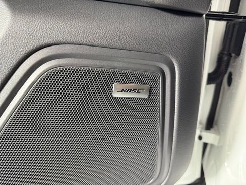 New 2025 Porsche Macan Turbo image 27