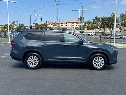 New 2026 Toyota Grand Highlander FWD image 6