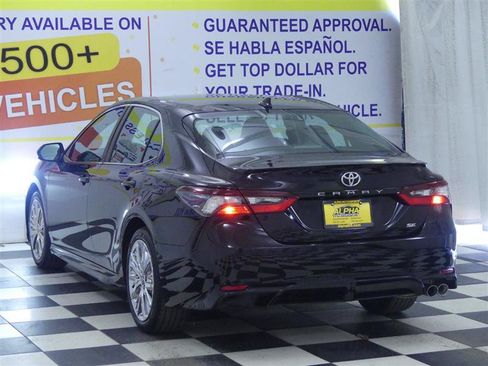 Used 2021 Toyota Camry SE AWD/4WD image 4