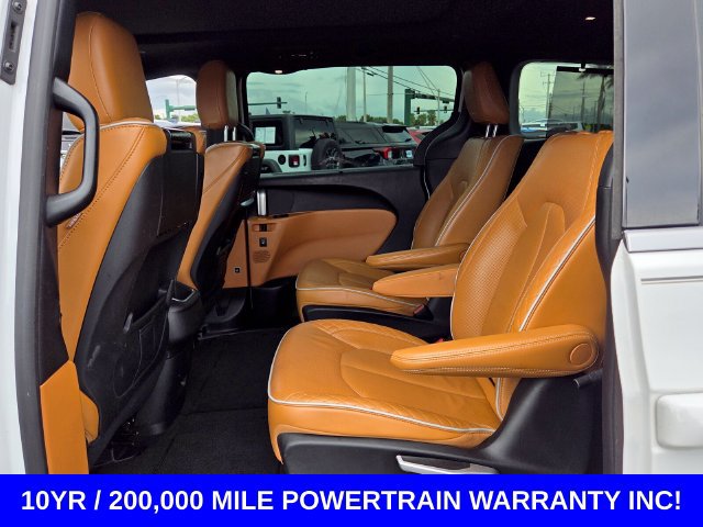 Used 2022 Chrysler Pacifica Pinnacle AWD/4WD image 11