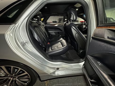 Used 2018 Lincoln MKZ Select w/ Select Plus Package AWD/4WD image 15