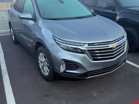 Used 2024 Chevrolet Equinox LT AWD/4WD image 2