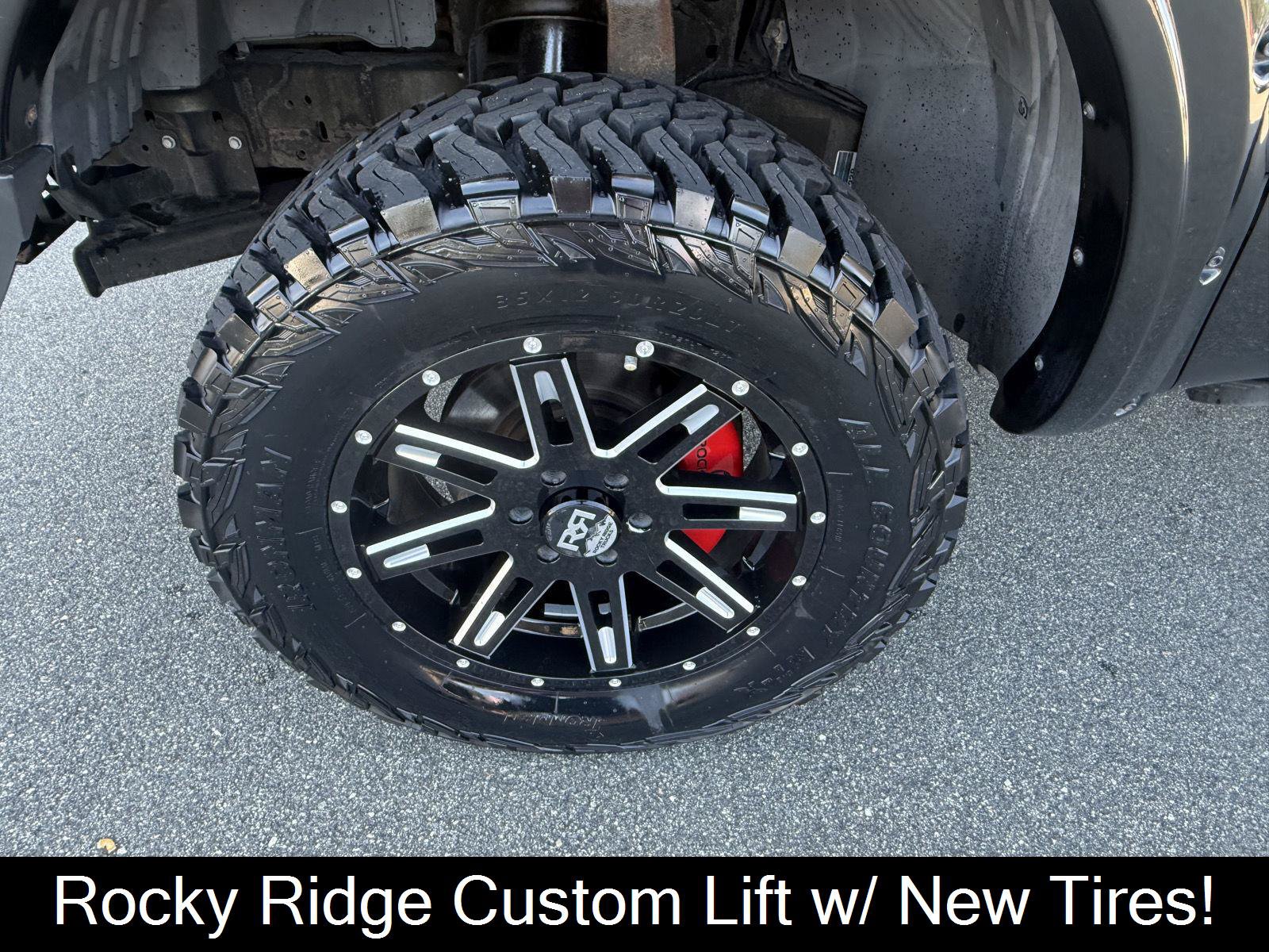 Used 2019 Nissan Titan SV w/ SV Convenience Package AWD/4WD image 29