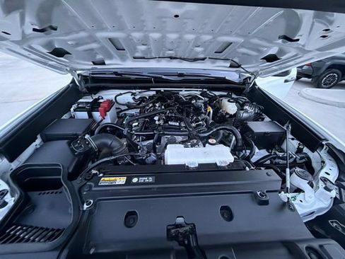Certified 2025 Toyota 4Runner SR5 AWD/4WD image 33