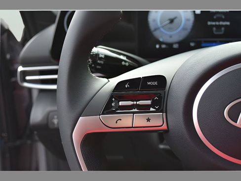 New 2026 Hyundai Elantra Limited FWD image 19