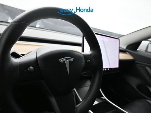 Used 2018 Tesla Model 3 Mid Range RWD image 9