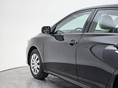 Used 2013 Toyota Corolla LE image 14