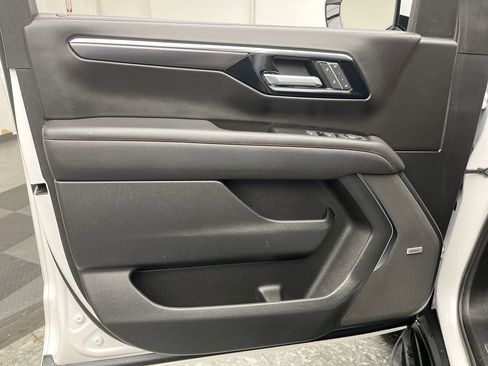 Certified 2025 Chevrolet Suburban RST w/ RST Capability Package image 9