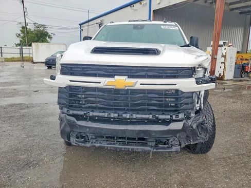 Used 2025 Chevrolet Silverado 2500 Custom w/ Custom Value Package AWD/4WD image 5