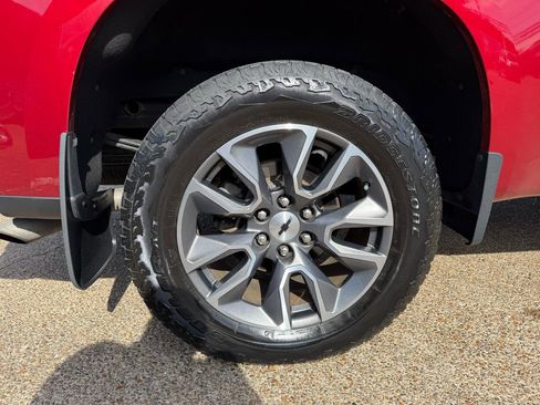 Used 2020 Chevrolet Silverado 1500 RST w/ RST Value Package AWD/4WD image 6