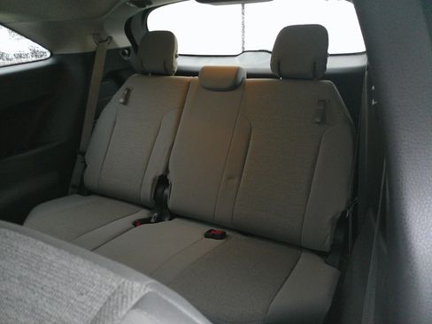 Used 2025 Toyota Sienna LE image 29