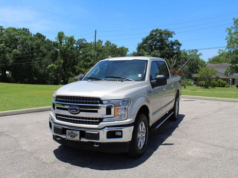 Used 2018 Ford F150 XLT w/ Equipment Group 302A Luxury AWD/4WD image 4