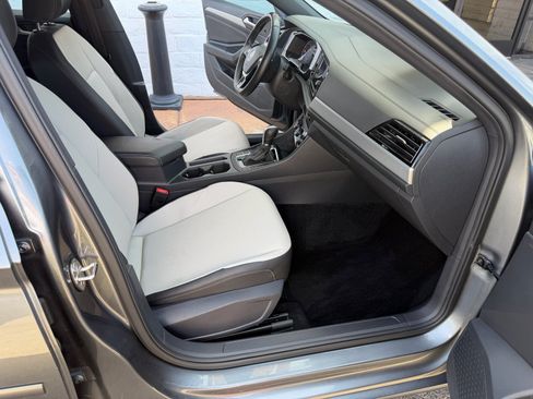 Used 2019 Volkswagen Jetta R-Line FWD image 15