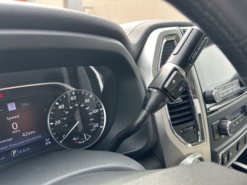 Used 2021 Nissan Titan SV w/ SV Convenience Package image 42