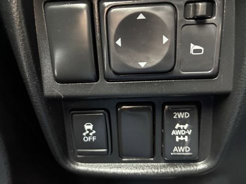 Used 2014 Nissan Juke S image 11