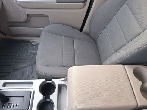 Used 2009 Ford Escape XLT image 10