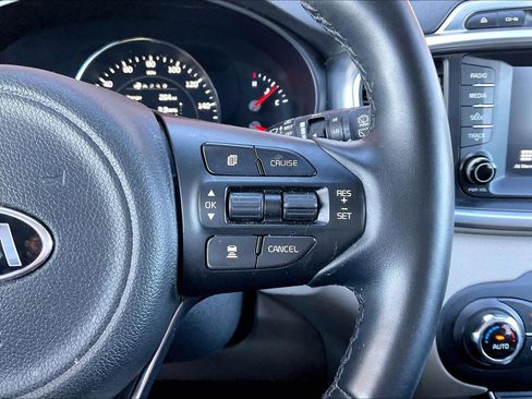 Used 2018 Kia Sorento EX w/ EX Advanced Touring Package image 11