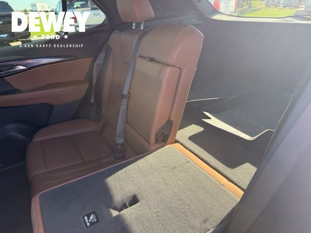 Used 2021 Buick Envision Essence AWD/4WD image 30