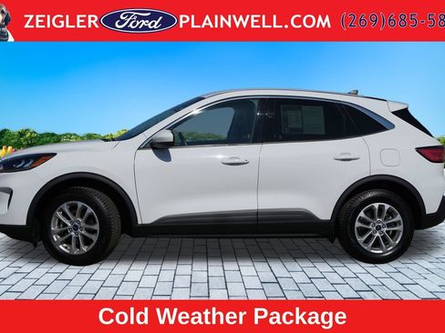 Used 2021 Ford Escape SE w/ Cold Weather Package AWD/4WD image 2