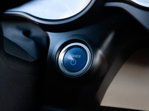 Used 2021 Toyota Sienna Platinum image 40