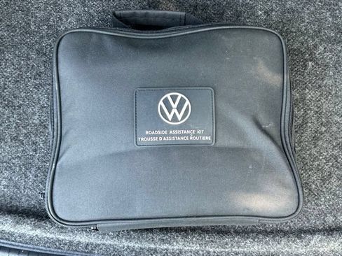 Used 2023 Volkswagen Tiguan SE R-Line AWD/4WD image 44