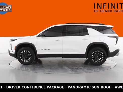 Used 2025 Chevrolet Traverse Z71 w/ Driver Confidence Package image 6