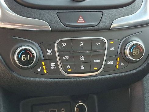 Used 2020 Chevrolet Equinox LT FWD image 16