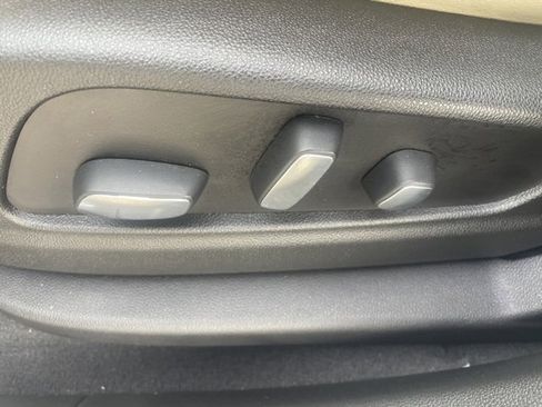 Used 2017 Cadillac XT5 Premium Luxury w/ Driver Assist Package image 15