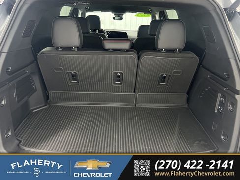 Used 2025 Chevrolet Traverse RS image 21