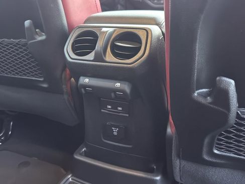 Used 2024 Jeep Wrangler Unlimited Rubicon 392 image 28