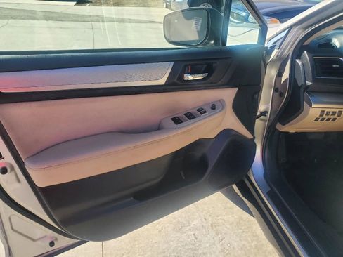 Used 2018 Subaru Outback 2.5i Premium image 9