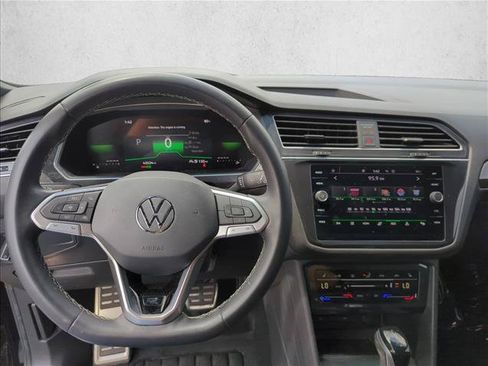 Used 2023 Volkswagen Tiguan SE R-Line FWD image 19