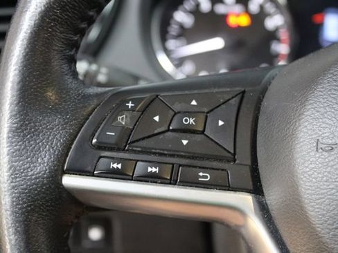 Used 2019 Nissan Rogue SV AWD/4WD image 16