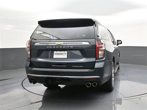 Used 2021 Chevrolet Suburban Premier w/ Premium Package image 11
