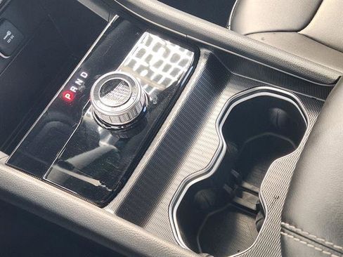 Used 2024 Jeep Grand Cherokee Limited image 16