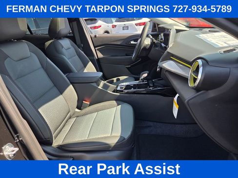 New 2026 Chevrolet Trax LT w/ Sunroof Package FWD image 20