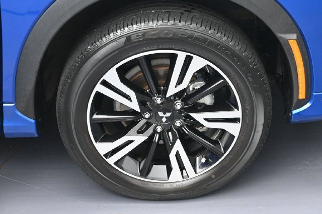Used 2025 Mitsubishi Eclipse Cross SEL AWD/4WD image 6