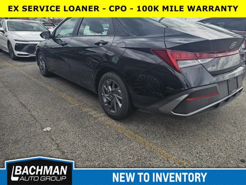 Used 2025 Hyundai Elantra Blue image 5