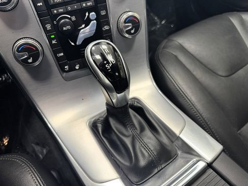 Used 2018 Volvo V60 T5 Cross Country w/ Convenience Package image 33