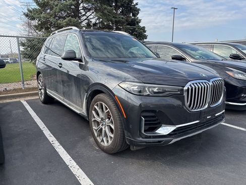 Used 2021 BMW X7 xDrive40i w/ Cold Weather Package image 2