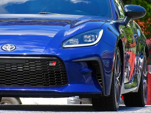 Used 2022 Toyota GR86 w/ ALL Weather Mat Package (TMS) RWD image 12