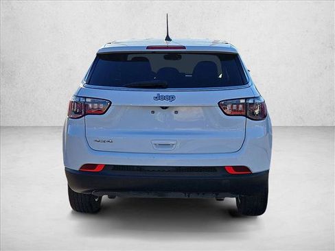 Used 2023 Jeep Compass Sport image 7