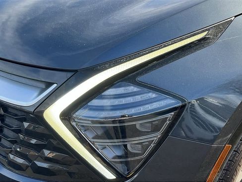 Used 2023 Kia Sportage SX image 9