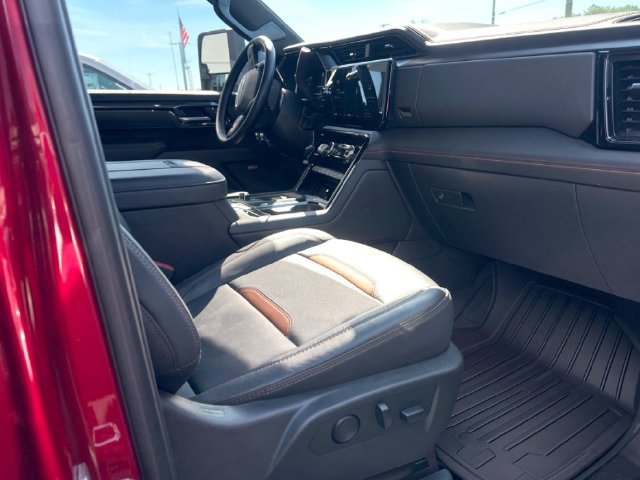 Used 2025 GMC Sierra 2500 AT4 w/ AT4 Premium Plus Package AWD/4WD image 11
