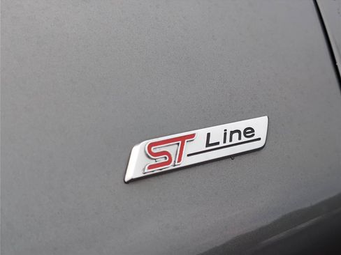 Used 2025 Ford Explorer ST-Line w/ ST-Line Street Pack AWD/4WD image 14