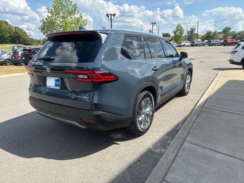 Used 2026 Toyota Grand Highlander AWD image 4