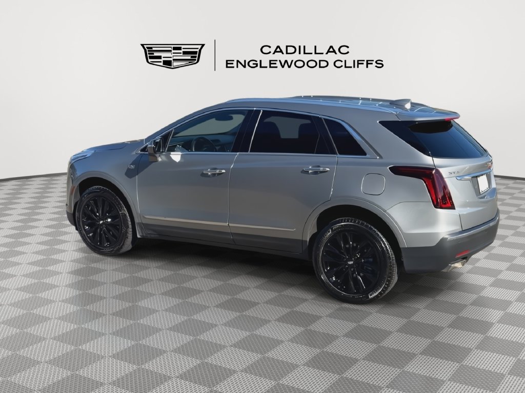 Used 2024 Cadillac XT5 Luxury FWD image 2